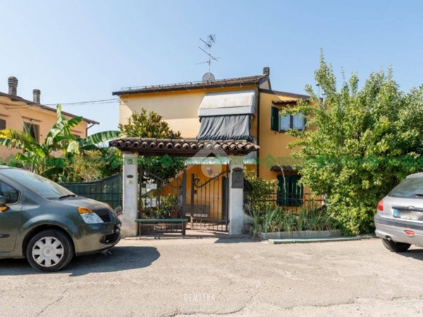casa indipendente in vendita a Castelfranco Emilia in zona Panzano