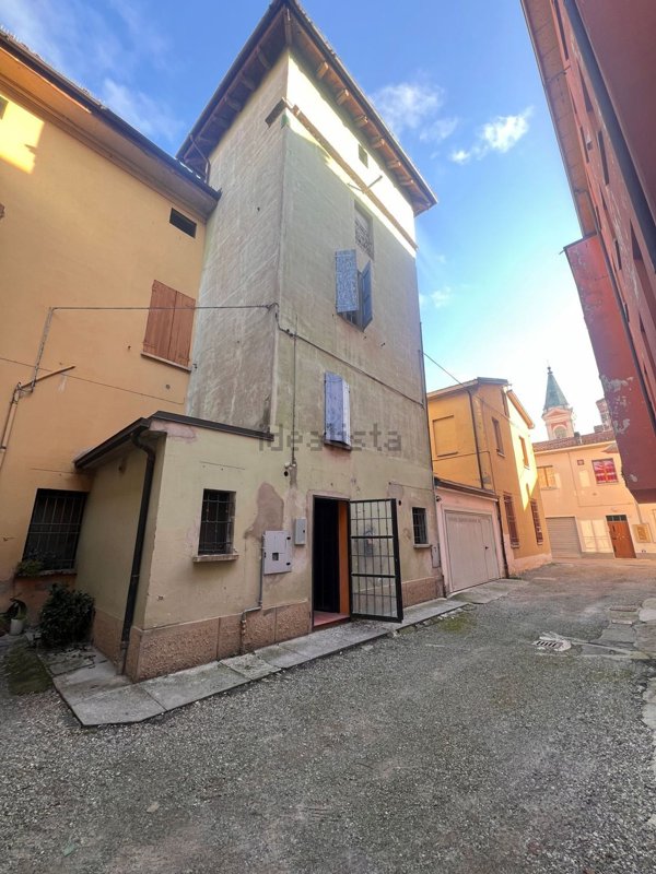 casa indipendente in vendita a Castelfranco Emilia in zona Piumazzo