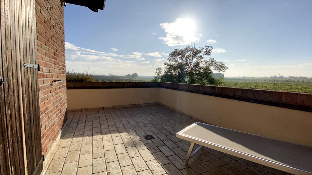 casa indipendente in vendita a Castelfranco Emilia in zona Piumazzo