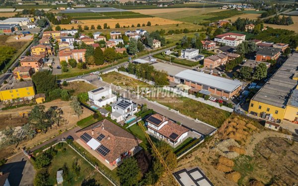 casa indipendente in vendita a Castelfranco Emilia in zona Piumazzo