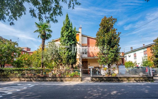 casa indipendente in vendita a Castelfranco Emilia in zona Piumazzo
