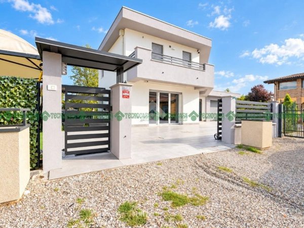 casa indipendente in vendita a Castelfranco Emilia