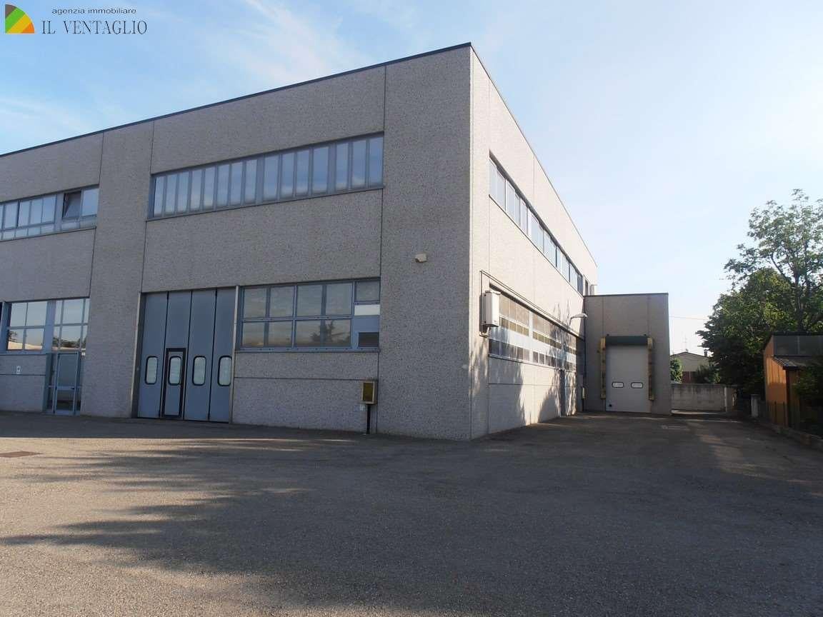locale commerciale in vendita a Castelnuovo Rangone