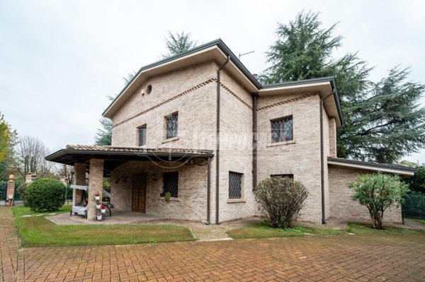 casa indipendente in vendita a Castelnuovo Rangone in zona Montale Rangone