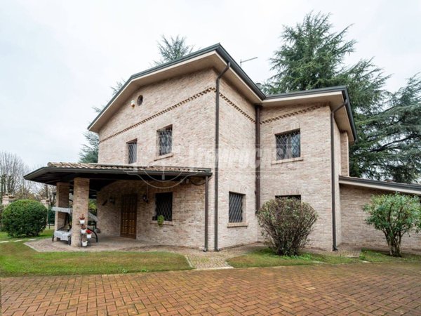 casa indipendente in vendita a Castelnuovo Rangone in zona Montale Rangone