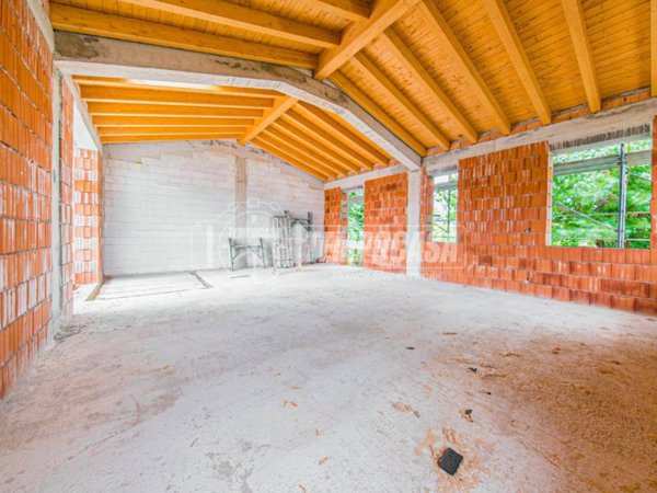 casa indipendente in vendita a Castelnuovo Rangone in zona Montale Rangone