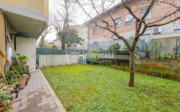 casa indipendente in vendita a Castelnuovo Rangone in zona Montale Rangone