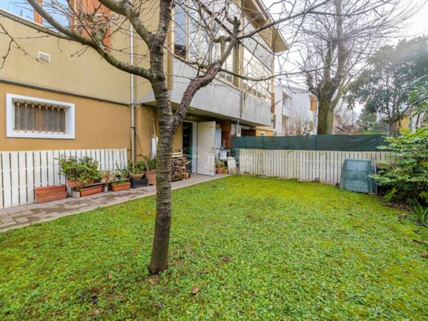 casa indipendente in vendita a Castelnuovo Rangone in zona Montale Rangone