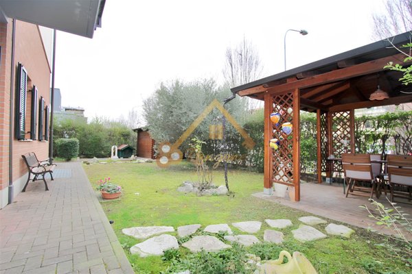 appartamento in vendita a Castelnuovo Rangone in zona Montale Rangone