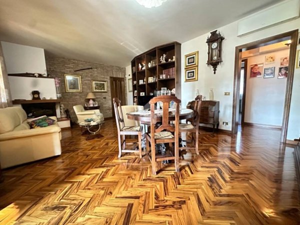 casa indipendente in vendita a Castelnuovo Rangone in zona Montale Rangone