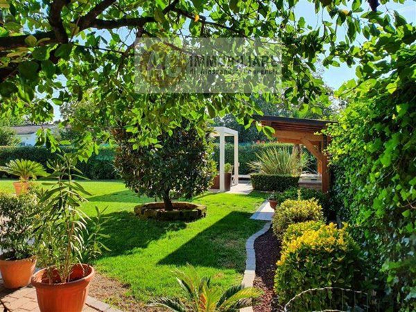 casa indipendente in vendita a Castelnuovo Rangone