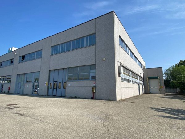 locale commerciale in vendita a Castelnuovo Rangone