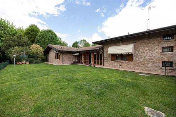 casa indipendente in vendita a Castelnuovo Rangone