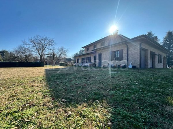 casa indipendente in vendita a Castelnuovo Rangone in zona Montale Rangone