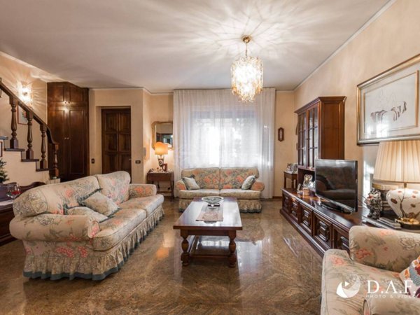 casa indipendente in vendita a Castelnuovo Rangone in zona Montale Rangone