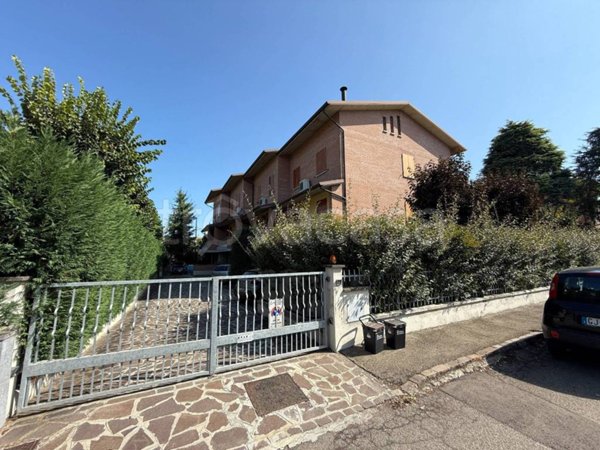 casa indipendente in vendita a Castelnuovo Rangone in zona Montale Rangone