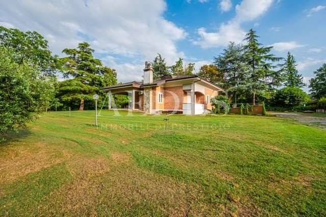 casa indipendente in vendita a Castelnuovo Rangone in zona Montale Rangone