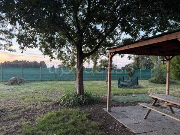 casa indipendente in vendita a Castelnuovo Rangone in zona Montale Rangone