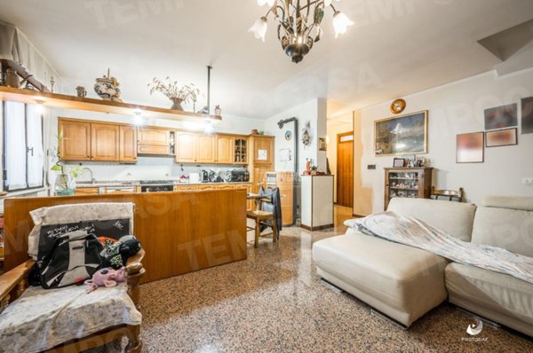 casa indipendente in vendita a Castelnuovo Rangone in zona Montale Rangone