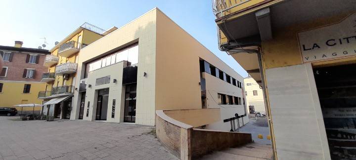 negozio in vendita a Castelnuovo Rangone