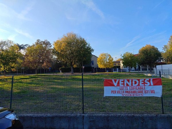 terreno edificabile in vendita a Castelnuovo Rangone