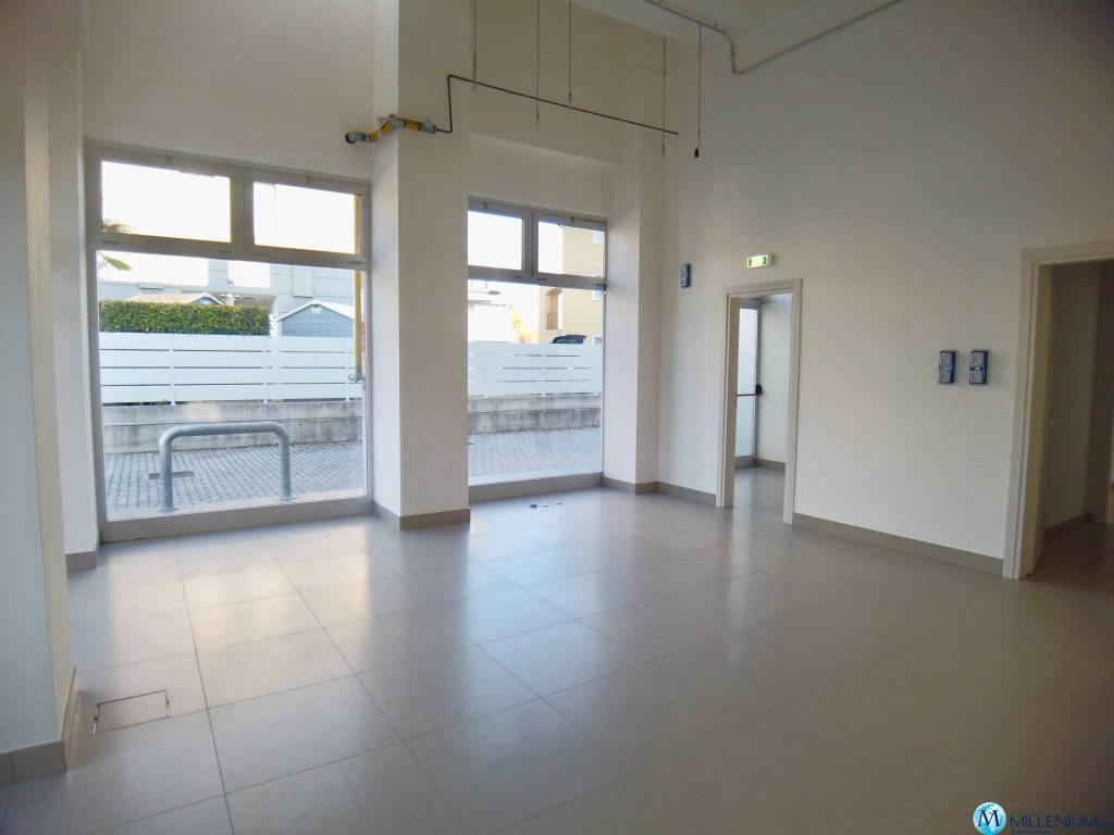 negozio in vendita a Castelnuovo Rangone