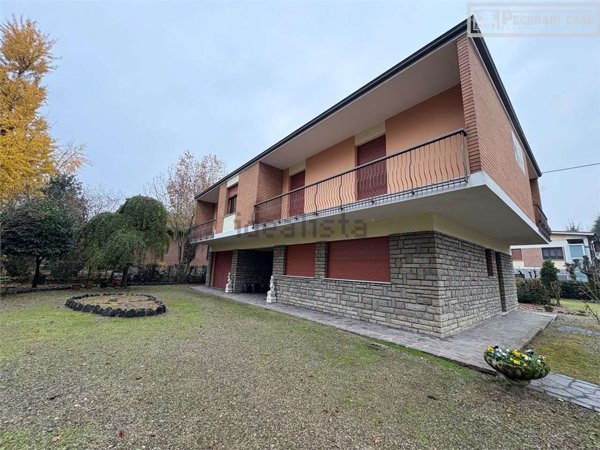 casa indipendente in vendita a Castelnuovo Rangone in zona Montale Rangone