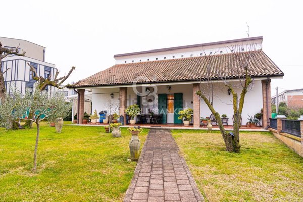 casa indipendente in vendita a Castelnuovo Rangone