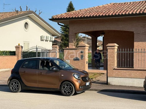 casa indipendente in vendita a Castelnuovo Rangone in zona Montale Rangone