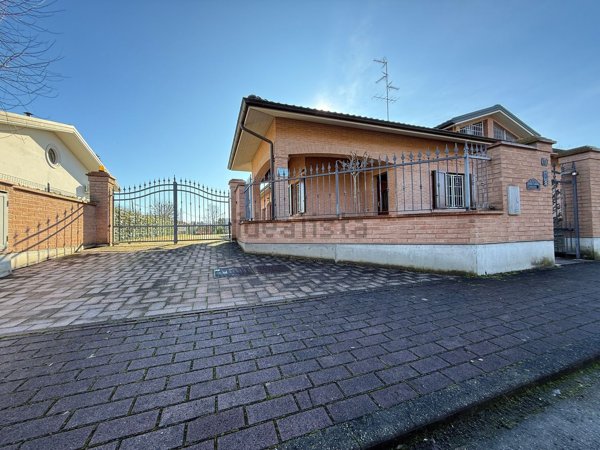 casa indipendente in vendita a Castelnuovo Rangone in zona Montale Rangone
