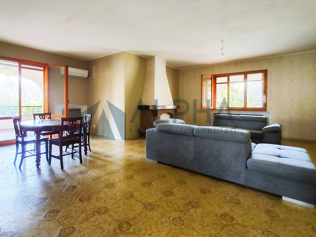 appartamento in vendita a Castelnuovo Rangone in zona Montale Rangone