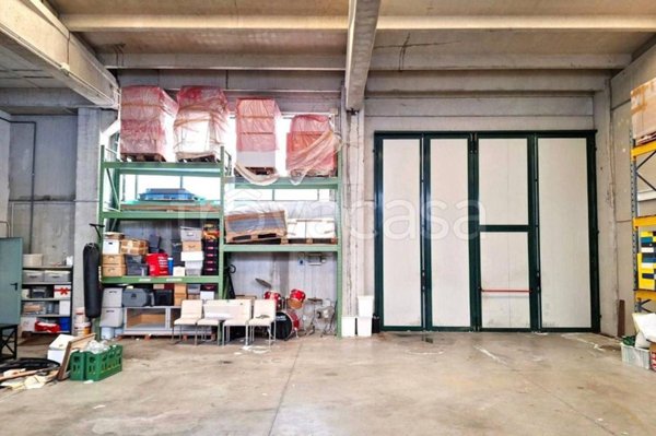 locale commerciale in vendita a Castelnuovo Rangone