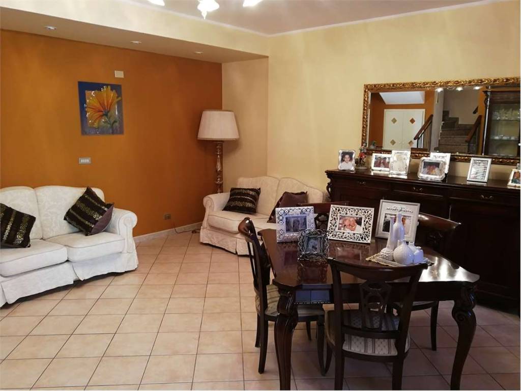 casa indipendente in vendita a Castelnuovo Rangone in zona Montale Rangone