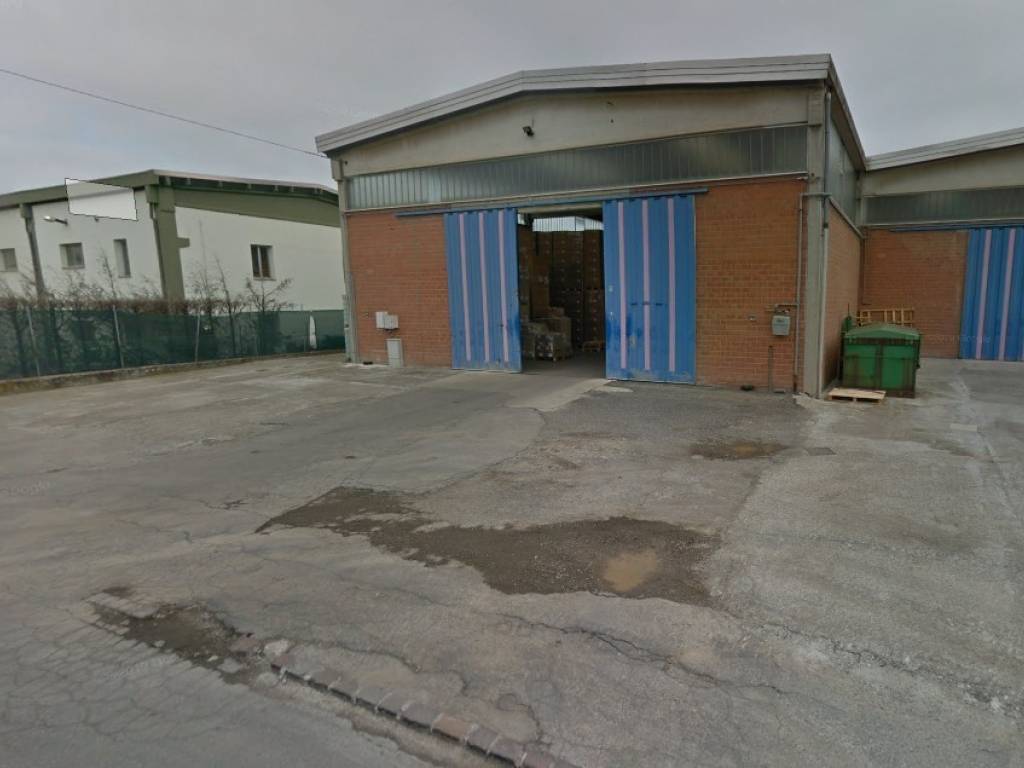 locale commerciale in vendita a Castelnuovo Rangone