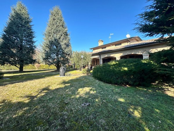 casa indipendente in vendita a Castelnuovo Rangone in zona Montale Rangone