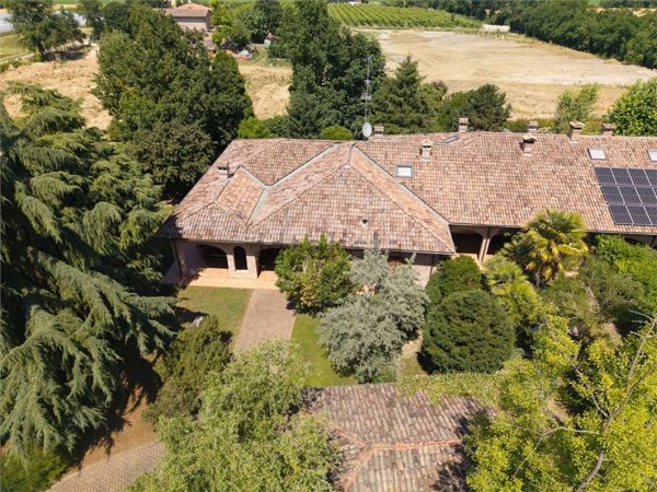 casa indipendente in vendita a Castelnuovo Rangone in zona Montale Rangone