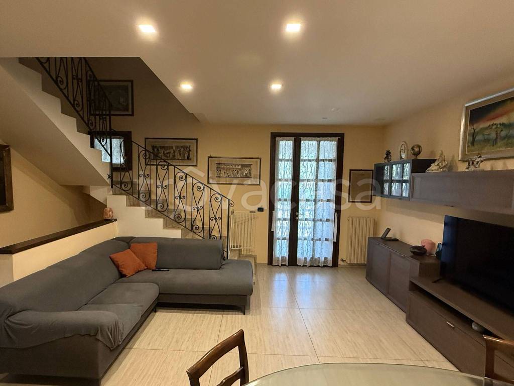 casa indipendente in vendita a Castelnuovo Rangone