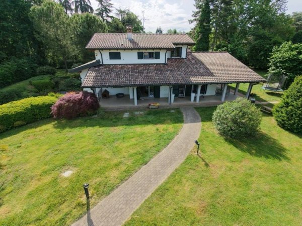 casa indipendente in vendita a Castelnuovo Rangone in zona Montale Rangone