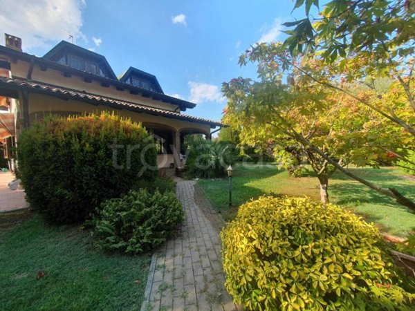 casa indipendente in vendita a Castelnuovo Rangone in zona Montale Rangone