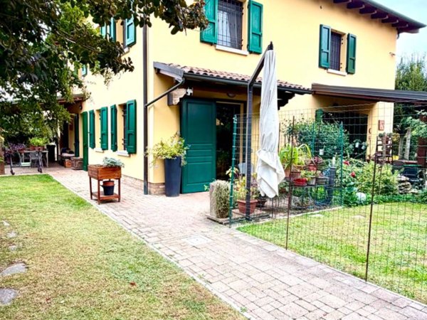 casa indipendente in vendita a Castelnuovo Rangone in zona Cavidole