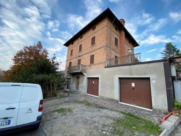 casa indipendente in vendita a Castelvetro di Modena in zona Levizzano Rangone