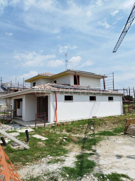 casa indipendente in vendita a Castelvetro di Modena