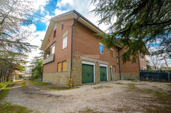 casa indipendente in vendita a Castelvetro di Modena in zona Levizzano Rangone