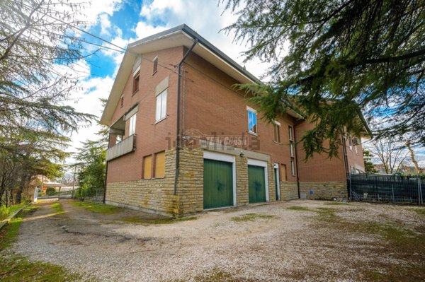 casa indipendente in vendita a Castelvetro di Modena in zona Levizzano Rangone