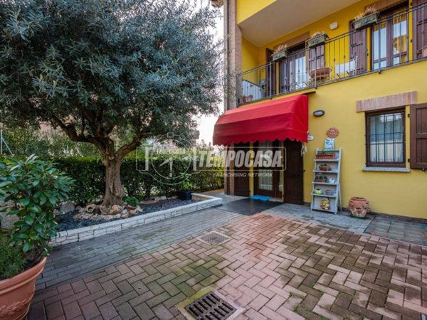 casa indipendente in vendita a Castelvetro di Modena in zona Solignano Nuovo