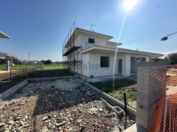 casa indipendente in vendita a Castelvetro di Modena in zona Settecani