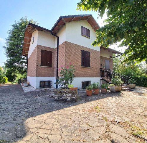 casa indipendente in vendita a Castelvetro di Modena in zona Levizzano Rangone