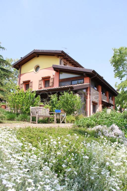 casa indipendente in vendita a Castelvetro di Modena