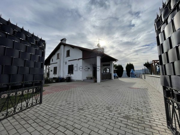 casa indipendente in vendita a Castelvetro di Modena in zona Levizzano Rangone