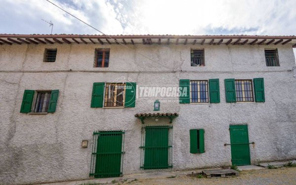 casa indipendente in vendita a Castelvetro di Modena in zona Levizzano Rangone